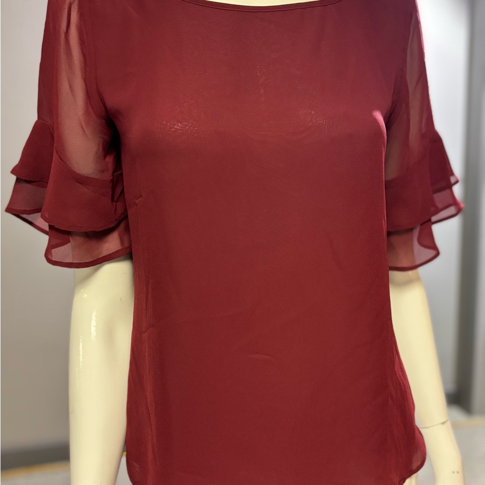 Elegant Ann Taylor Burgundy Ruffle Sleeve Top. Size S